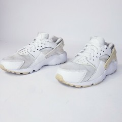 Nike Air Huarache Run Triple White Sneakers Size 5.5Y Youth / Womens 7 654275