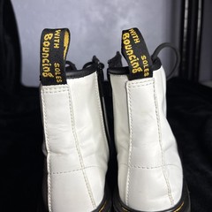 Sz 5 L Sz 4 M Dr Martens Boots 1460 J Junior Youth White Soft Leather Zip Lace