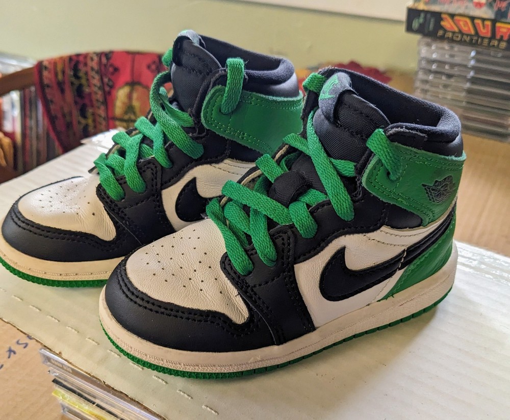 Air Jordan 1 Retro High OG Size 7C Green Black & White Basketball Dunks