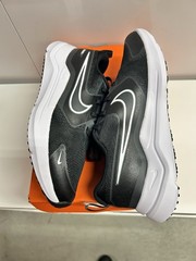 Nike Cosmic Runner GS Black White Mesh Unisex Kids Athletic Sneakers 6Y