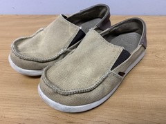 Crocs Canvas Loafer Shoes kids Size J1 Tan Brown Slip On Frayed Edge Comfort