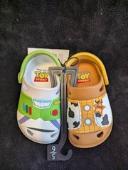 Toy Story Themed Clogs, Toddlers size 5/6, Woody and Buzz, New with Tags