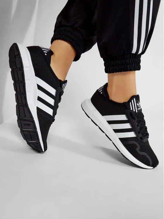 adidas Swift Run X J ‚Black White‘ FY2150 Junior Sneaker, US 3.5 Y