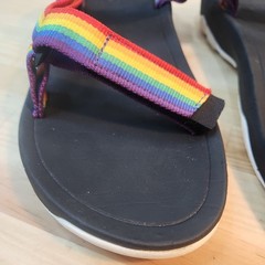 TEVA HURRICANE XLT2 RAINBOW PRIDE HIKING SANDALS YOUTH 2 WOMEN 4