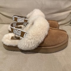 UGG FUNKETTE SLINGBACK SLIPPER ‚CHESTNUT‘ (kids). 1130395K. Size 6.
