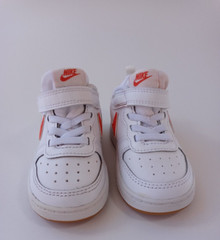 Nike Air „All Day Play“ Childrens Size 6C White BQ5453-114 White/Orange