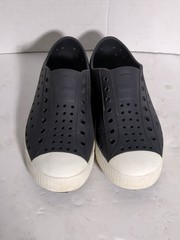 Native Shoes Jefferson Child Black Shell White Toe Sneakers Little Kid 13