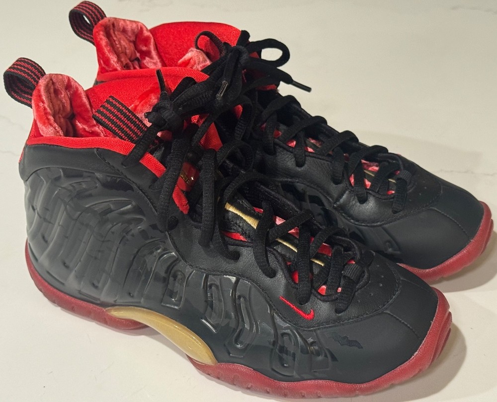 NIKE 846077-003 LITTLE POSITE ONE GS DRACULA BLACK RED GOLD SIZE 4Y YOUTH