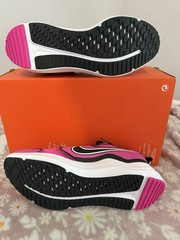 Nike Cosmic Runner (GS) Size 6.5 Y New and Box No Lid