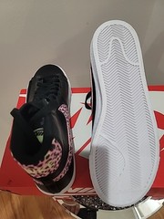 Nike Blazer Mid Gs Black /Pink Rise- Barely Volt Noir, Rose Du Matin 6.5 (Y)