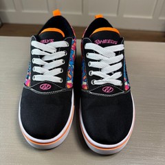 Heelys Pro 20 Prints Black/Pink/Orange/Cyan 90s Style Skate Shoes