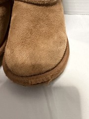 UGG Kids Classic Short Boot, Size 6 Chestnut Brown Sheepskin Suede – Pre Owned