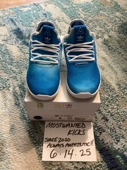 DS 2017 Adidas Pharrell Williams Tennis Hu Bright Blue & White Juniors Sz 5