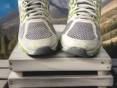 NIKE AIR MAX 2013 SNEAKERS WOLF-GREY/VOLT-GREEN YOUTH SIZE 6Y (555426-001)