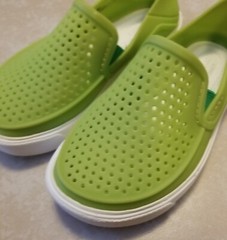 Iconic Crocs Comfort Citalane Kids Size C9 LIME GREEN Rubber Perforated Holes