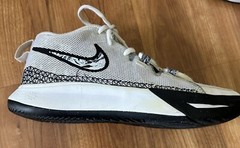 Nike Kyrie Flytrap 6 GS White/Black Kids Shoes Size 3.5Y