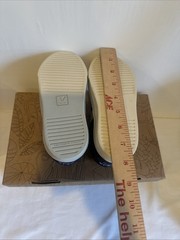 Veja Small Esplar Mid Fur-lined Leather Kids Sneakers Size 12