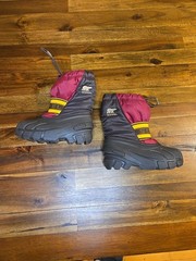 Sorely Youth Snow Commander Boots In Brown And Maroon Kids Size 9