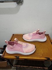 Size 7Y (GS) – Nike Flex Runner 2 Low Pink Foam