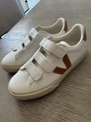 VEJA Kid Sneakers White Leather hook-and-loop-closure US 5 Brand New