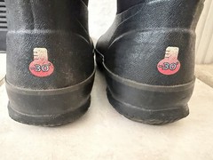 Bogs Classic High Handle Pull On Black Youth Kids Rain Snow Boots Size 4 EUC