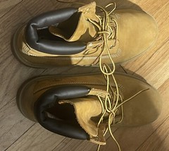 Timberland 6” Tall Kids Boots Size 5 Wheat Color Good Condition