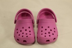 Crocs for toddler, Size 23 (US Size 6.5) – See Photos for measurement!