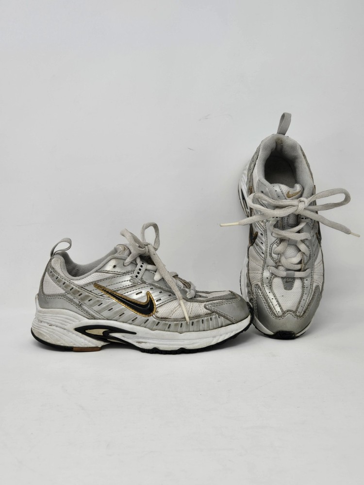 NIKE INDOOR TRAINERS WITH NON MARKING SOLES US Child / Kid Size 13C