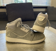 Jordan Flight 2 Gray/White Mid-Top Lace-Up Sneakers Youth 5.5Y EU38