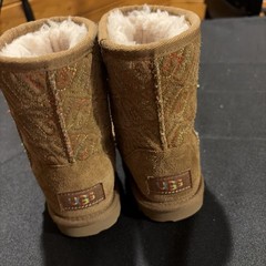 UGG Kids Boot Classic Graphic Stitch Chestnut Brown Colorful Logo size 12