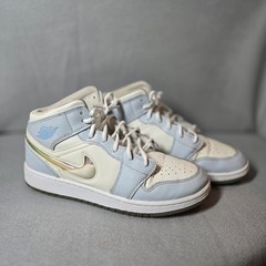Nike Air Jordan 1 Mid SE GS Sneakers Size 7Y