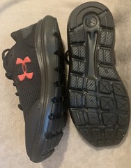 Size 3.5 (GS) – Under Armour Surge 2 Low Black Red