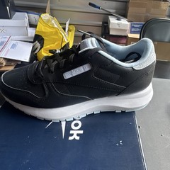 Reebok CL LTHR SP Black/Blue/White Leather Unisex Kids Sneakers 6 GZ1597