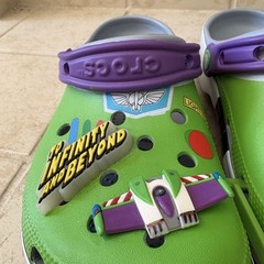 Crocs Disney Pixar’s Toy Story Buzz Classic Clogs Kids US 6 Green Shoes EBS2827