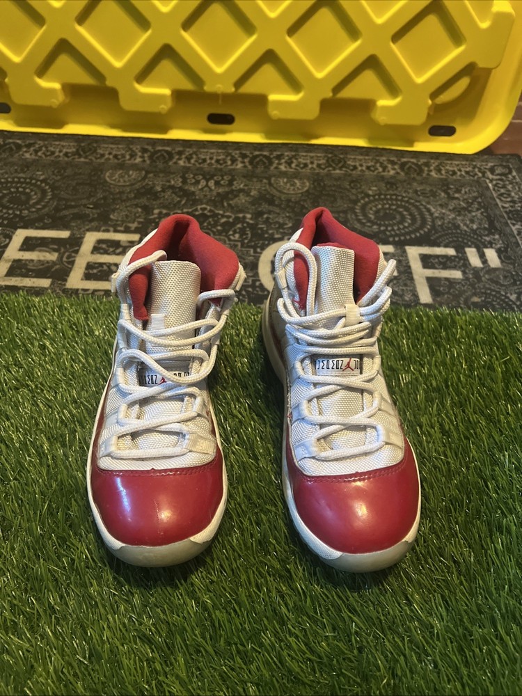 Size 3 (PS) – Jordan 11 Retro Mid Cherry