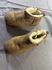 UGG Classic Mini II Youth Chestnut Sheepskin Boots Size 1 Winter Cozy 1130750K
