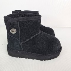 UGG T Jona Boot Black Short – Kids‘ Size US 7