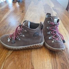 Sorel Youth Size 1 Out N About Brown Waterproof Suede Boots