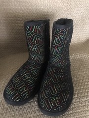 UGG KIDS CLASSIC II GRAPHIC STITCH BLACK SUEDE SHEEPSKIN BOOTS NEW-$140