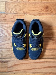 Nike Jordan 4 Retro „Yellow Thunder“ “Black/Tour Yellow” Size 6Y-8W