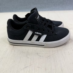 Adidas Boys Youth Size 2.5 Black White Tennis Athletic Shoes Sneakers