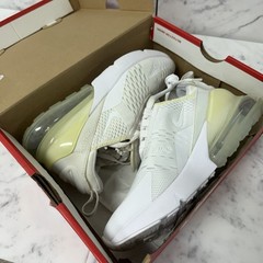 Size 4 (GS) – Nike Air Max 270 Low White Silver – 943345-103