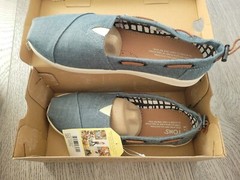 Toms Youth Bimini Blue Chambray Slip-On Shoes Size 6 Boys Girls NEW! EUR 38