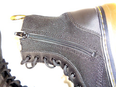 Dr. Martens‘ combs AirWair boots US youth size 3 black LA004 zip & lace ~ EUC