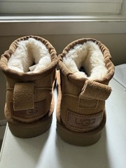 Toddlers UGG Boots Size 7.5 Brown Suede Sheepskin Lined