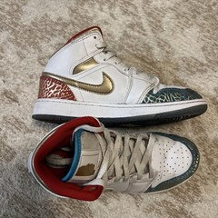 Air Jordan 1 Mid Size 3.5 Youth GS Kids NC Chicago Multicolor FB2212-100