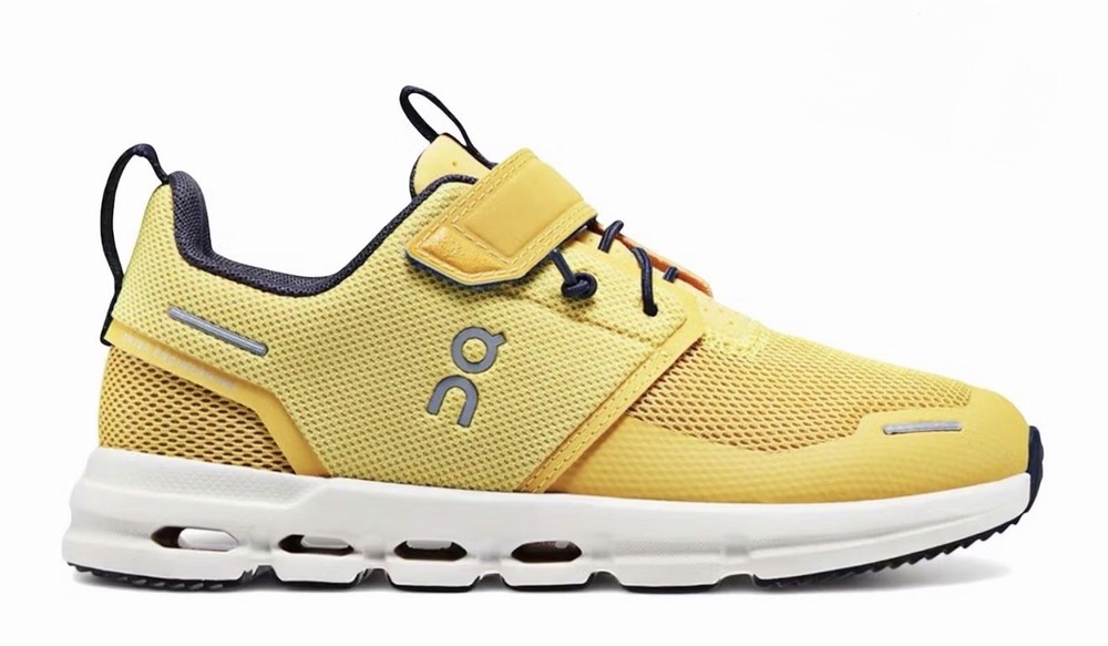 On Cloud Play Kids Sneakers Mustard White Size US 12.5 K Running Shoes 26.95143
