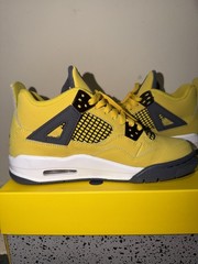 Size 5 (GS) – Jordan 4 Retro 2021 Mid Lightning 408452-700