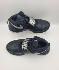 Nike Team Hustle D8 Unisex Size 5.5Y Black Athletic Shoes Sneakers 881941-001