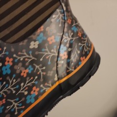 Bogs K Classic Flowers Sz 3 Pull-On Brown Floral Rubber Waterproof Mid-Calf Boot